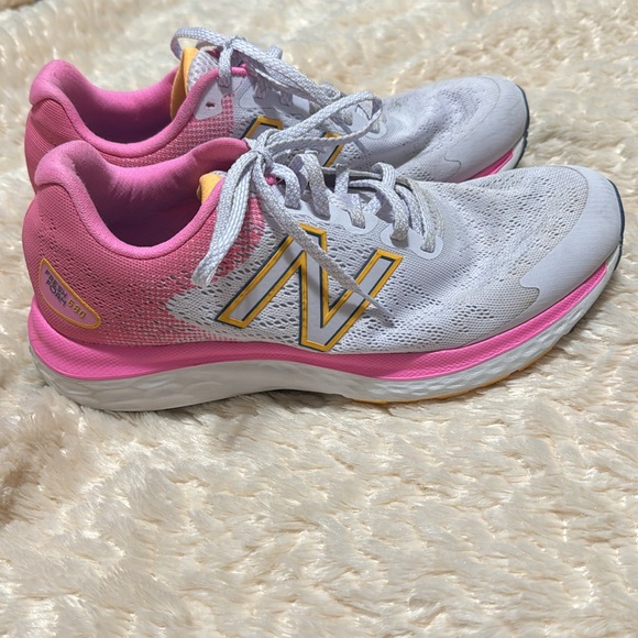 New Balance 680 - Fresh Foam - Pink and White Ladies - Picture 3 of 8